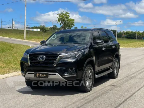 Toyota HILUX SW4 2.8 D-4d Turbo Diamond 7L 4X4 4 portas