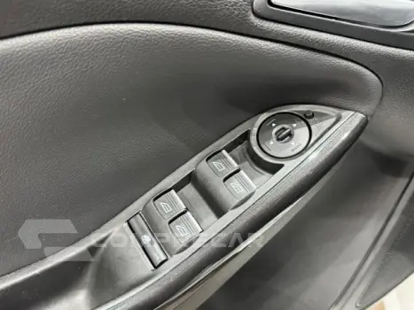 FOCUS HATCH - 2.0 TITANIUM 16V 4P POWERSHIFT