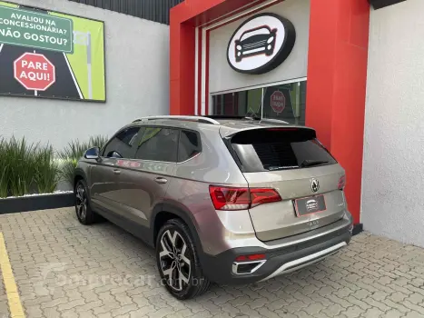 TAOS 1.4 250 TSI TOTAL FLEX HIGHLINE AUTOMÁTICO