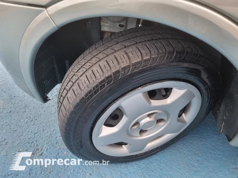 CORSA 1.8 MPFI Maxx Sedan 8V