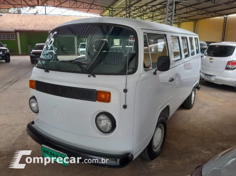 Volkswagen Kombi 1600 4 portas