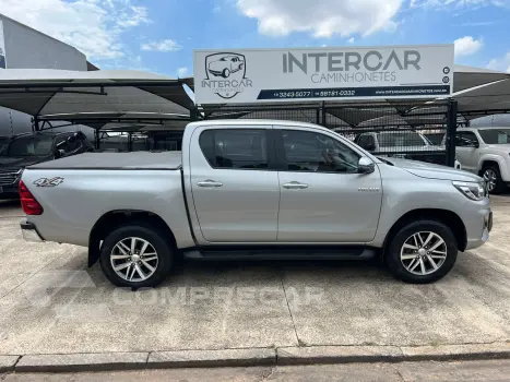 Toyota HILUX 2.8 SRV 4X4 CD 16V 4 portas