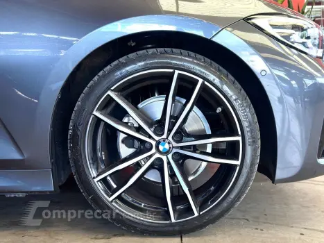 320i 2.0 16V TURBO GASOLINA M SPORT AUTOMÁTICO