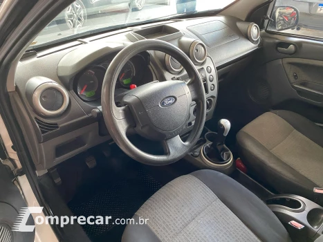 FIESTA 1.6 Rocam SE Sedan 8V