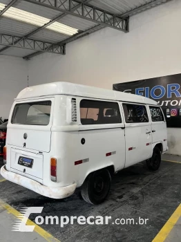 VOLKSWAGEN KOMBI 1.6 STD 8V