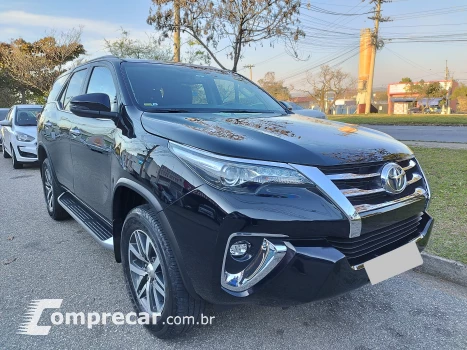 HILUX 2.8 SW4 4X4 8V