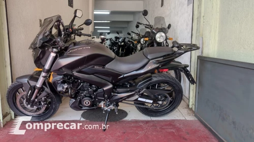 Dominar 400