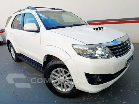 Hilux SW4 SRV D4-D 4x4 3.0 TDI Dies. Aut