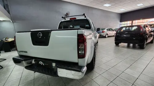 Frontier LE ATTACK CD 4x4 2.5 TB Die.Aut