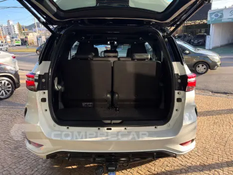 Hilux Sw4 2.8 D-4D Turbo Diesel Gr-S 7L 4X4 Automático