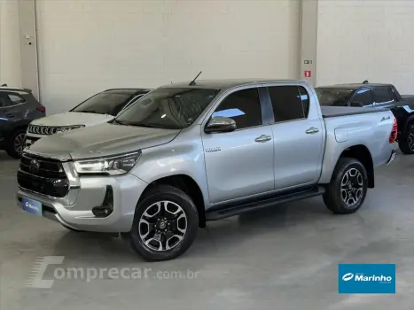 Toyota HILUX 2.8 D-4D TURBO DIESEL CD SRX 4X4 AUTOMÁTICO 4 portas