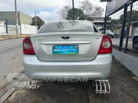 FOCUS SEDAN