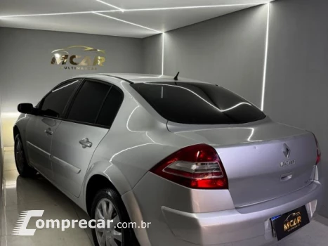 MÉGANE SEDAN - 1.6 DYNAMIQUE 16V 4P MANUAL