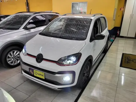 Volkswagen up! cross 1.0 TSI Total Flex 12V 5p 4 portas
