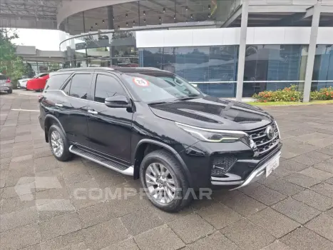 HILUX SW4 2.8 D-4D TURBO DIESEL SRX 7L 4X4 AUTOMÁ