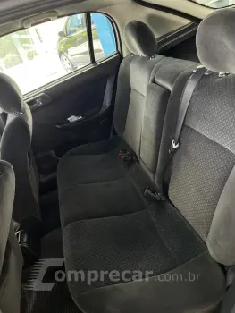 ASTRA 2.0 MPFI Advantage Sedan 8V