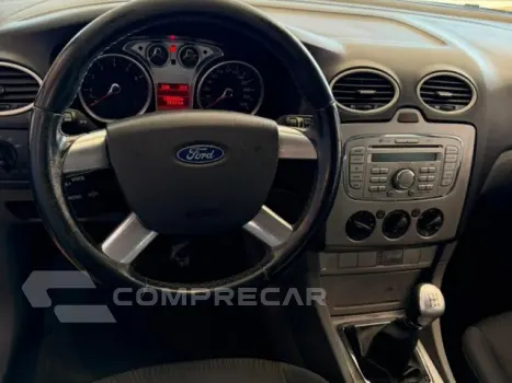 FOCUS HATCH - 2.0 GLX 16V 4P MANUAL