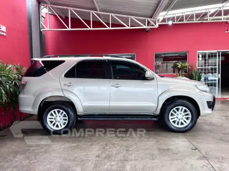 HILUX SW4 3.0 SRV 4X4 7 LUGARES 16V TURBO INTERCOOLER DIESEL