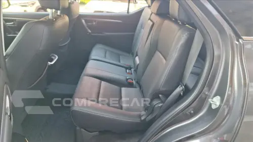 HILUX SW4 2.8 D-4D TURBO DIESEL SRX PLATINUM 7L 4