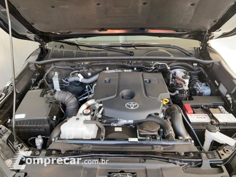Hilux SW4 SRX Plat. 4x4 2.8 TB Die. Aut.