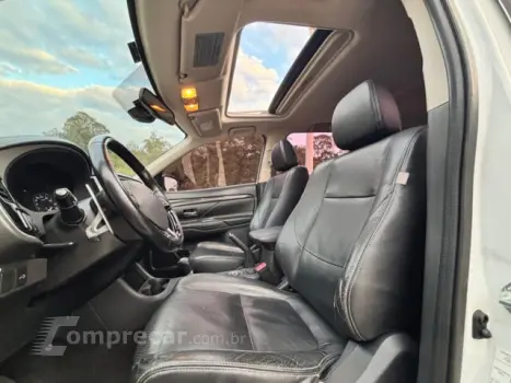 OUTLANDER 3.0 GT 4X4 V6 24V GASOLINA 4P AUTOMÁTICO