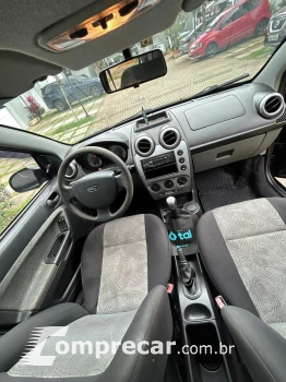 FIESTA 1.6 MPI Class Sedan 8V