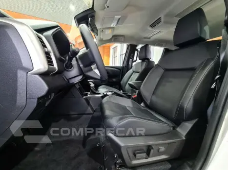 TRITON HPE-S 2.4 CD 4x4 TB DIESEL AUT.