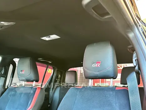 HILUX 2.8 D-4D TURBO DIESEL CD GR-S 4X4 AUTOMÁTICO