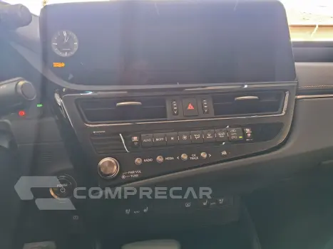 ES 300 H 2.5 16V 4P LUXURY HÍBRIDO AUTOMÁTICO CVT