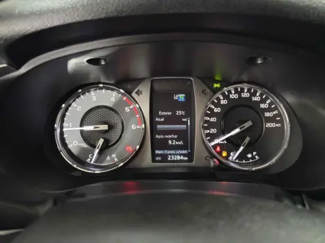 HILUX 2.8 D-4D TURBO DIESEL CD SRX PLUS 4X4 AUTOMÁTICO