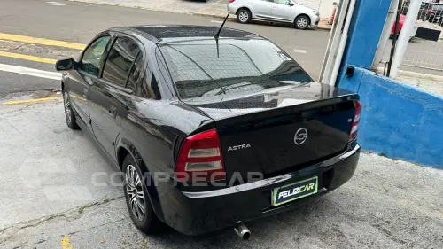 ASTRA 1.8 MPFI Sedan Comfort 8V