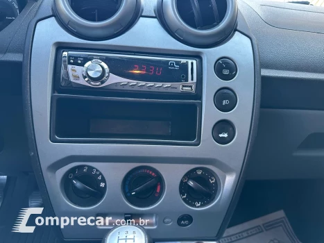 FIESTA 1.6 Rocam Sedan 8V