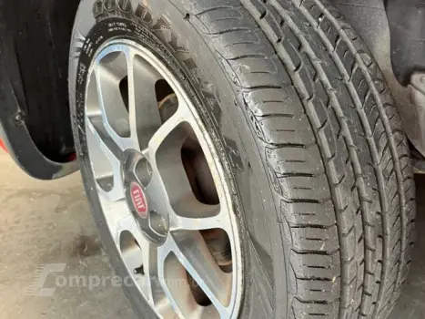 UNO - 1.4 SPORTING 8V 4P MANUAL