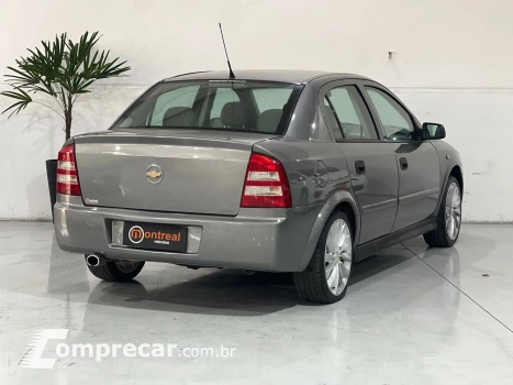 ASTRA 1.8 MPFI GL Sedan 8V