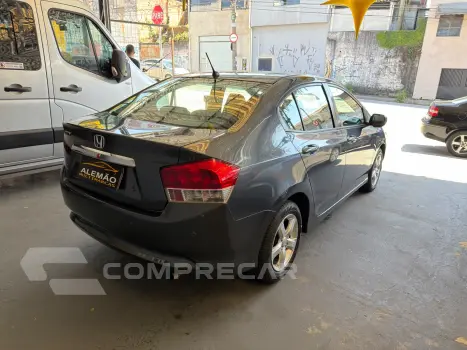 CITY 1.5 LX Sedan 16V