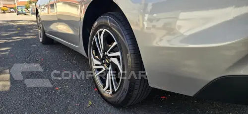 ONIX 1.0 Turbo Plus LT