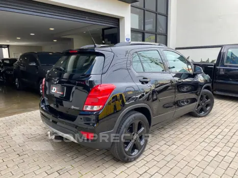 TRACKER 1.4 16V Turbo Midnight