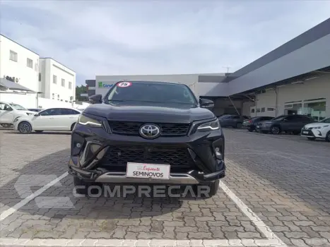 HILUX SW4 2.8 D-4D TURBO DIESEL SRX PLATINUM 7L 4