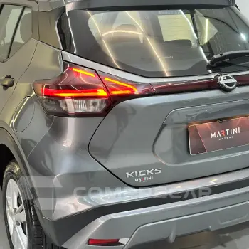 KICKS Active 1.6 16V Flex Aut.