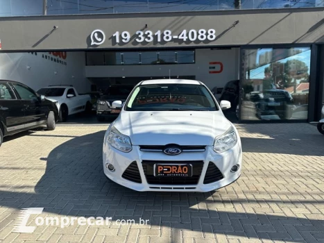 FORD FOCUS 2.0 Titanium Sedan 16V 4 portas