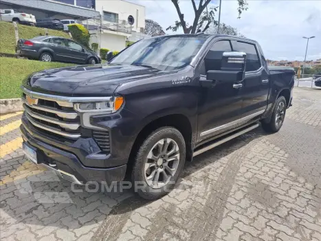 CHEVROLET SILVERADO 5.3 V8 GASOLINA 1500 HIGH COUNTRY 4X4 A 4 portas