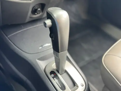 GRAND LIVINA 1.8 SL 16V