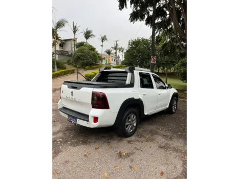 DUSTER OROCH 2.0 16V FLEX DYNAMIQUE 4P AUTOMÁTICO