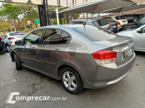 CITY 1.5 LX Sedan 16V