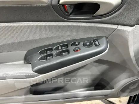 CIVIC - 1.8 EXS 16V 4P AUTOMÁTICO