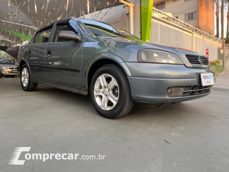 ASTRA 1.8 MPFI Sedan Comfort 8V