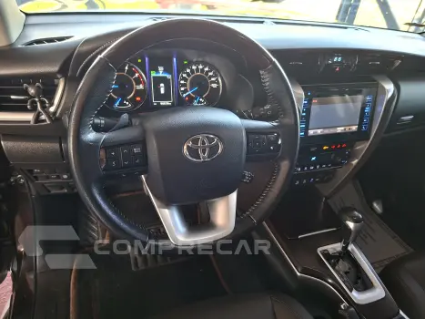 HILUX SW4 2.8 D-4d Turbo SRX 7L 4X4