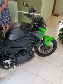 KAWASAKI Z400