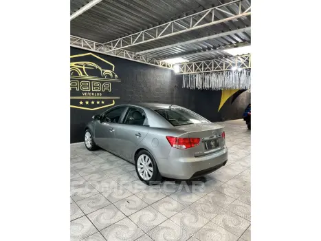 CERATO 1.6 E.213 SEDAN 16V GASOLINA 4P MANUAL