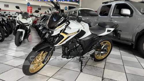 Yamaha FZ25 ABS